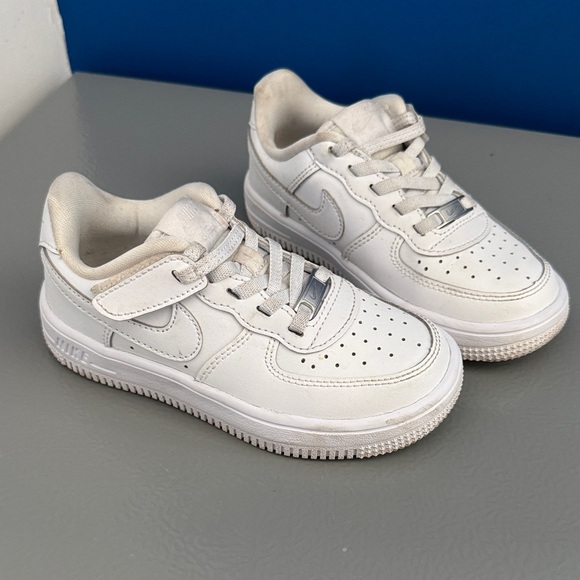 Nike Kids' Classic White Sneakers - Picture 1 of 4